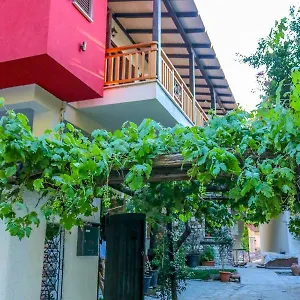 https://villa-konakari-garden.hotelschalkidiki.net